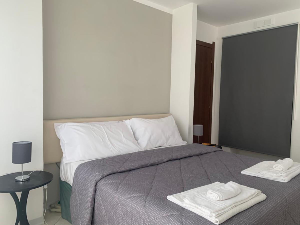 Hotel Tuanis à Naples Extérieur photo