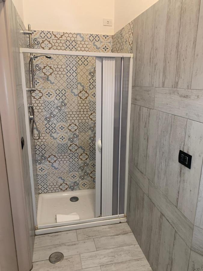 Hotel Tuanis à Naples Extérieur photo
