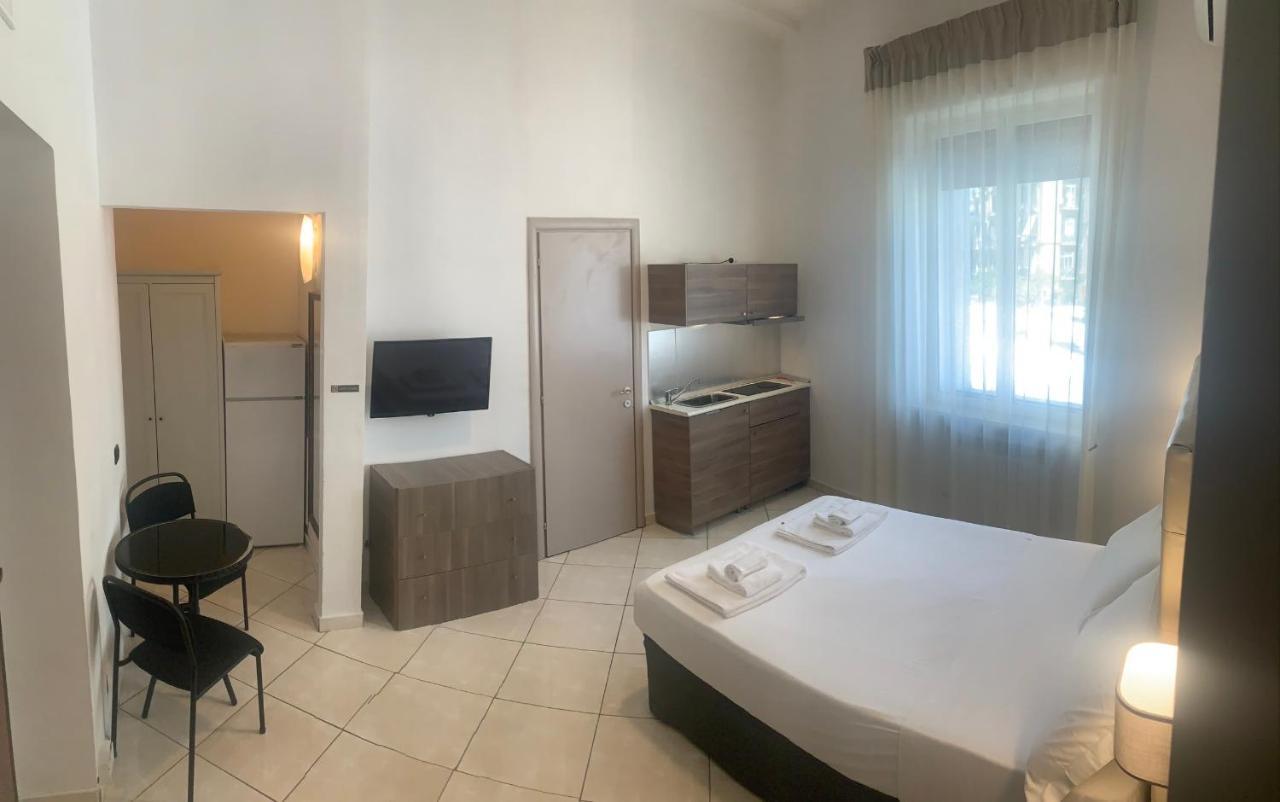 Hotel Tuanis à Naples Extérieur photo