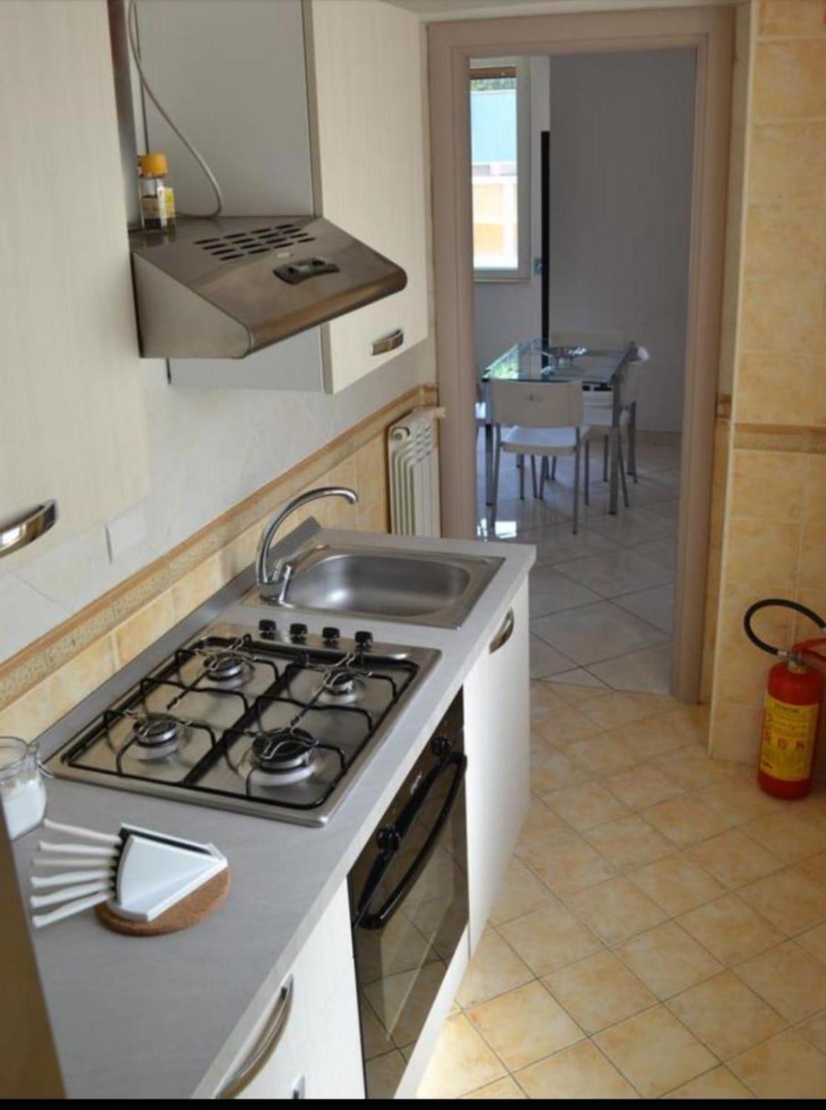 Hotel Tuanis à Naples Extérieur photo